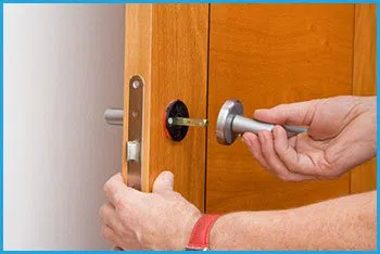 Lock Locksmith Services San Antonio, TX 210-780-7309 - 12-changing-locks